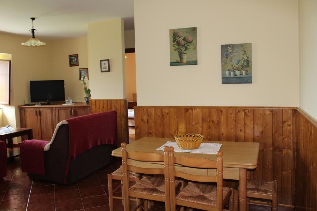 Apartamentos Casa Cerolleiro Castropol Luaran gambar