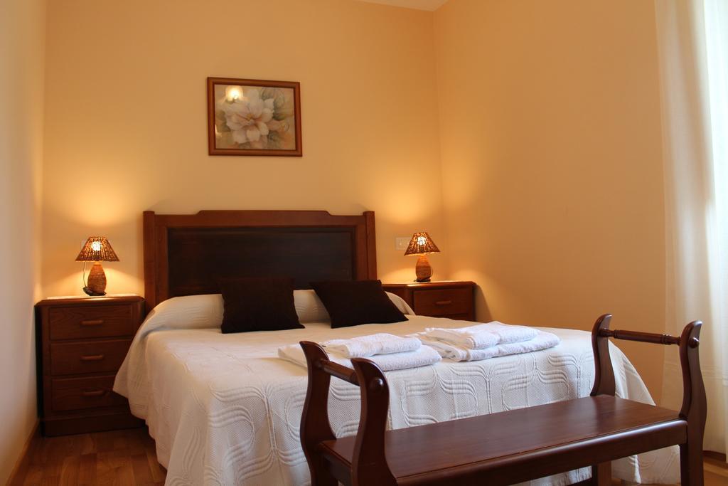 Apartamentos Casa Cerolleiro Castropol Luaran gambar