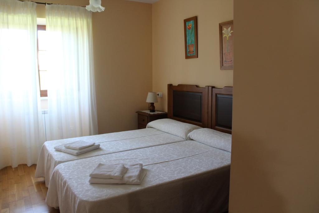 Apartamentos Casa Cerolleiro Castropol Luaran gambar