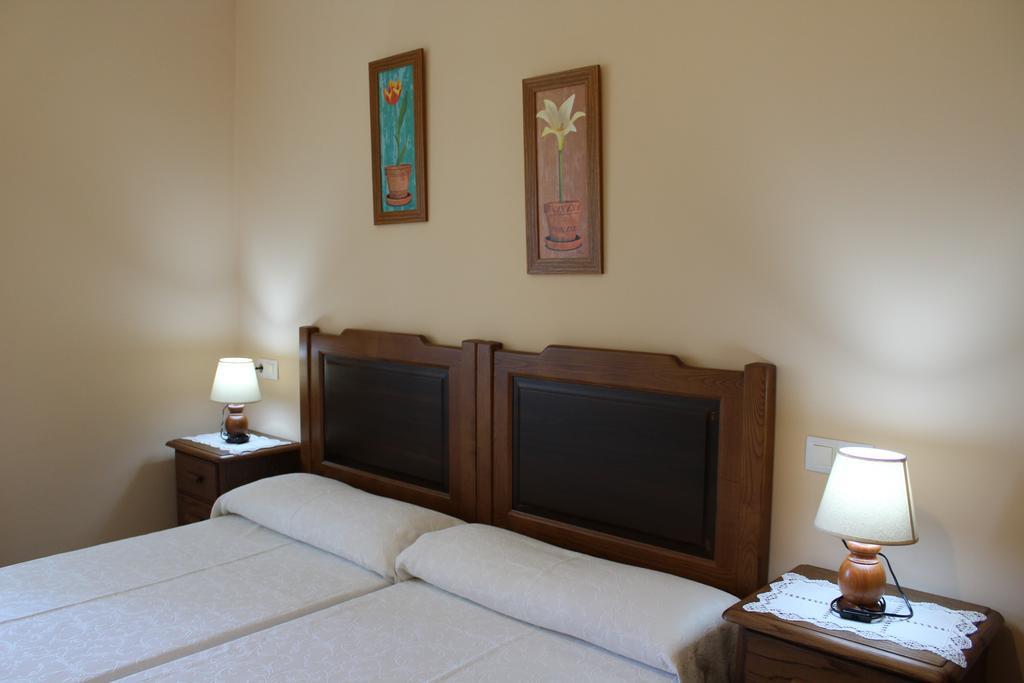 Apartamentos Casa Cerolleiro Castropol Luaran gambar