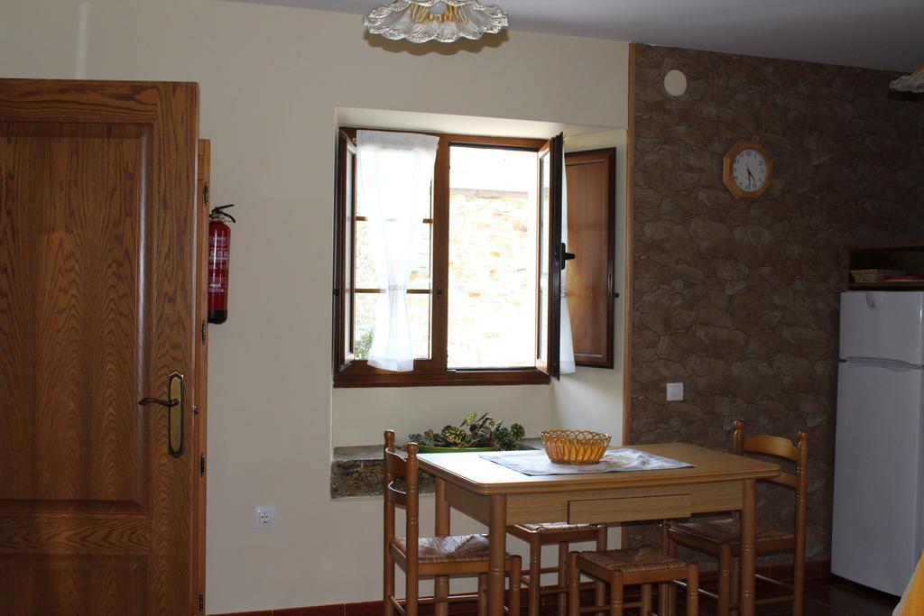 Apartamentos Casa Cerolleiro Castropol Luaran gambar