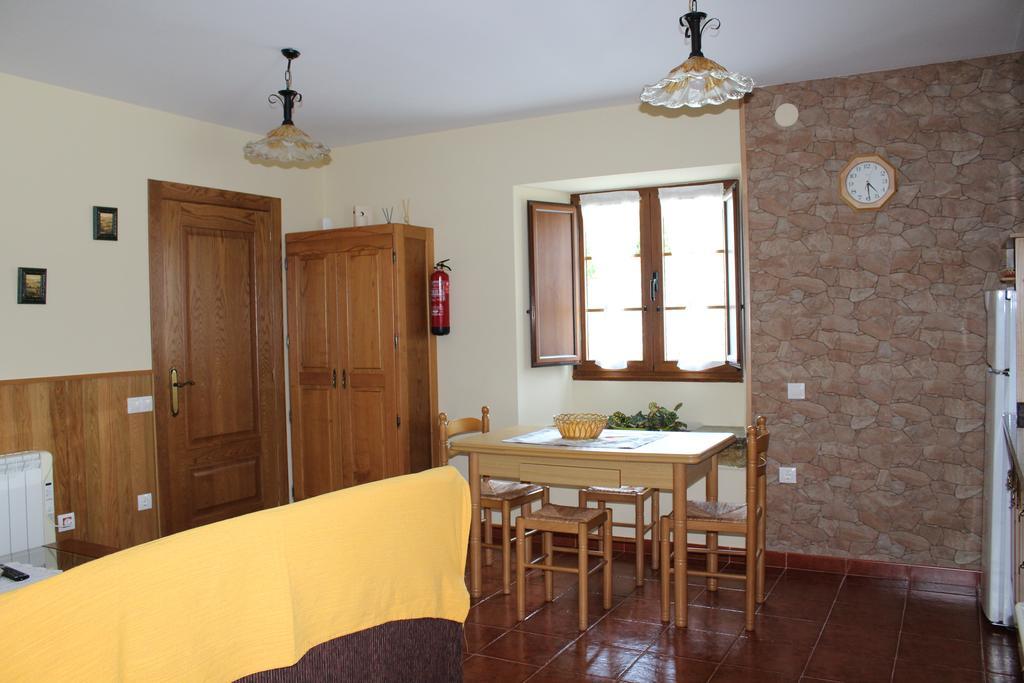 Apartamentos Casa Cerolleiro Castropol Luaran gambar